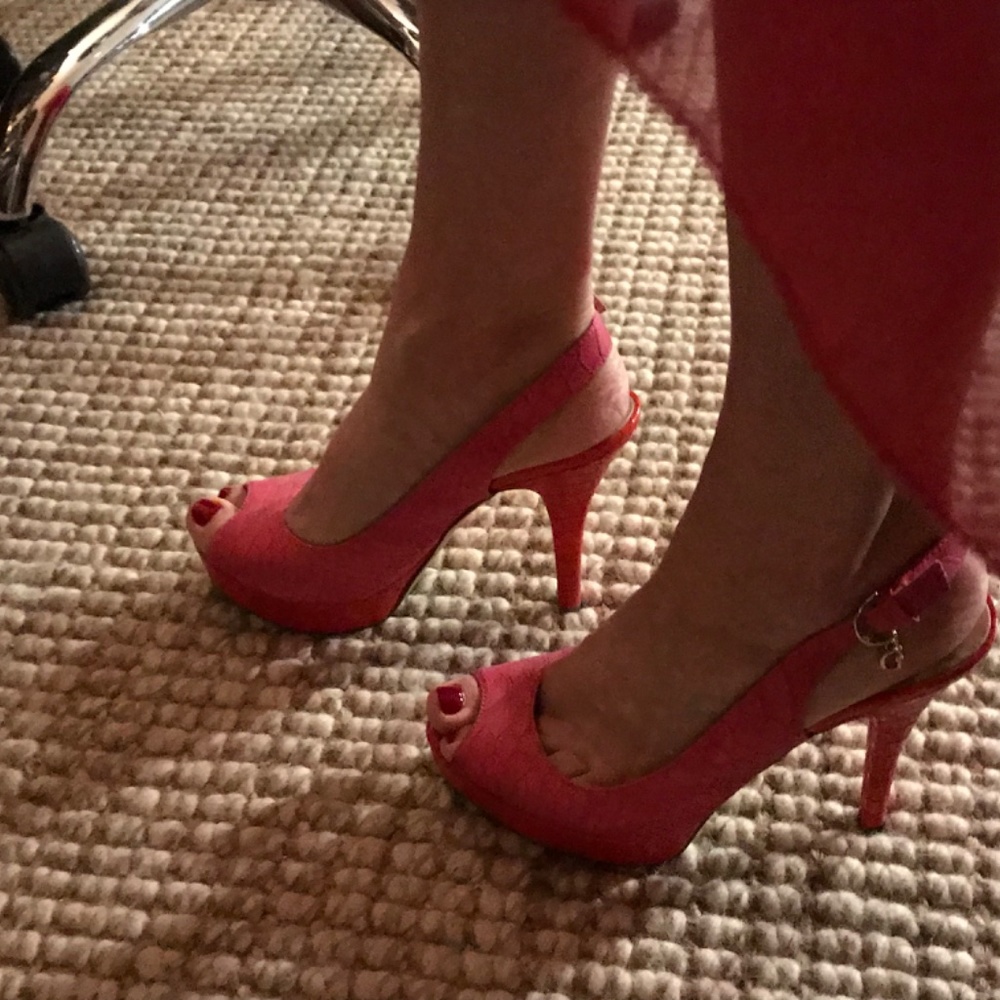 Shoes - Picture 6 of 7